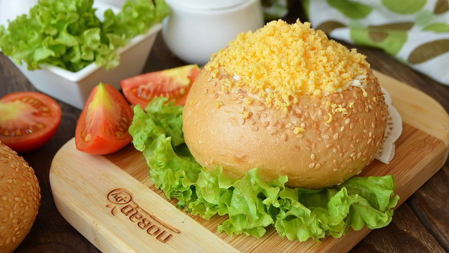 Рецепт булочек, фаршированных салатом мимоза