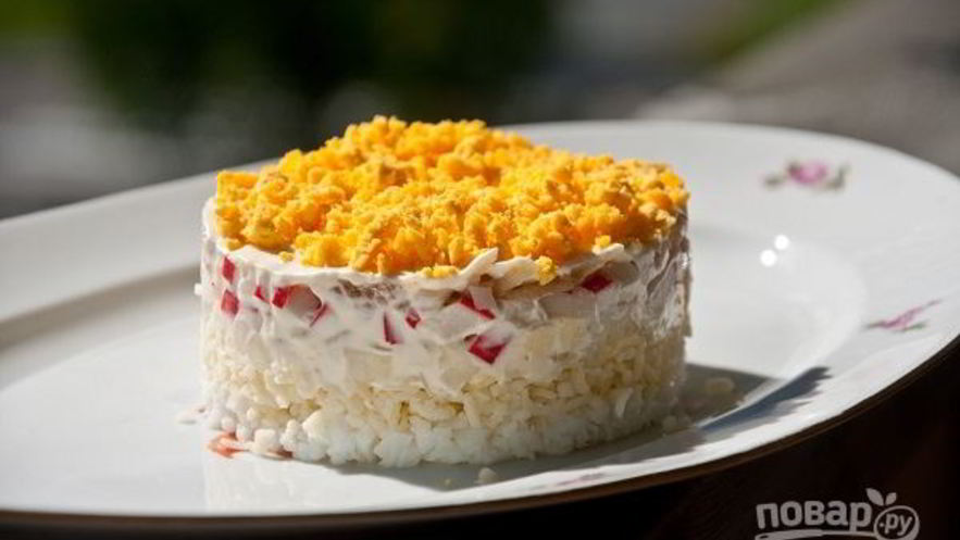 Рецепт мимозы с крабовыми палочками и яблоком