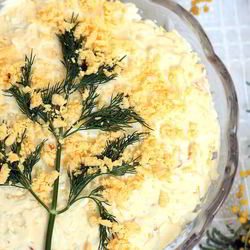 Рецепт Салата Мимоза с консервированной горбушей