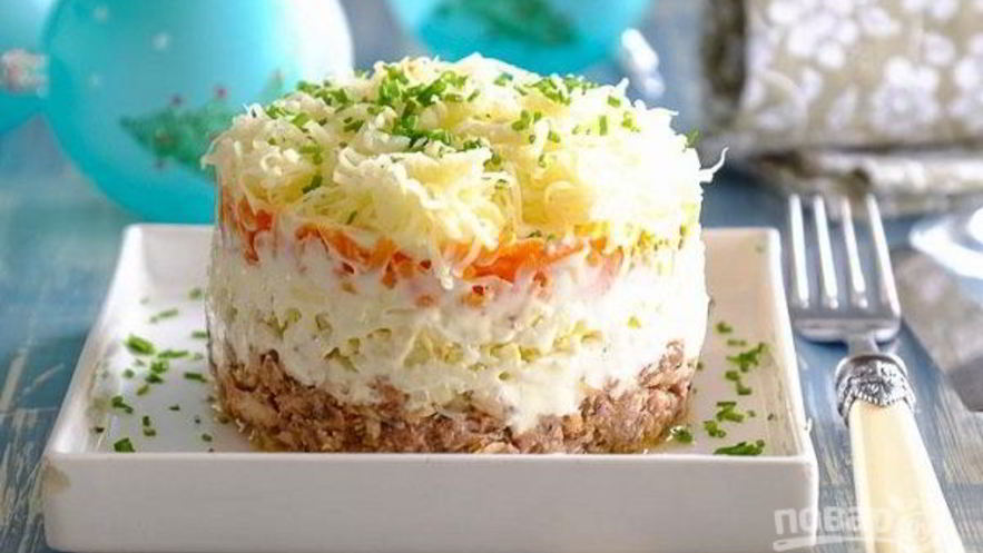 Рецепт салата мимоза с консервированной сайрой