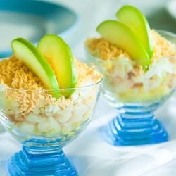 Рецепт Салата Мимоза с копченой рыбой и с яблоком