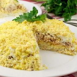 Рецепт Салата Мимоза с печенью трески