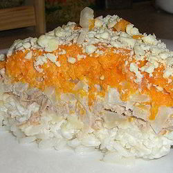 Рецепт Слоеного салата Мимоза с рыбой и рисом