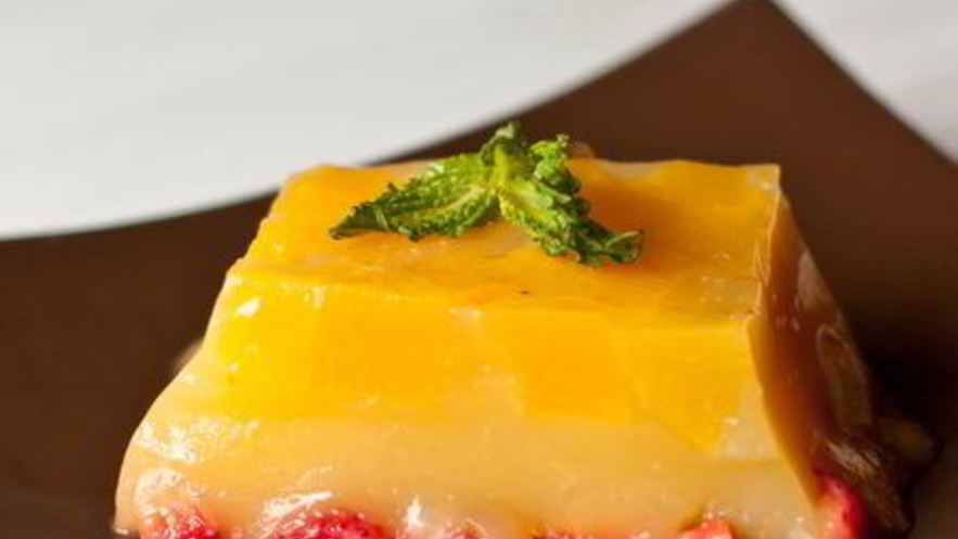 Рецепт желе мимоза с персиками и клубникой