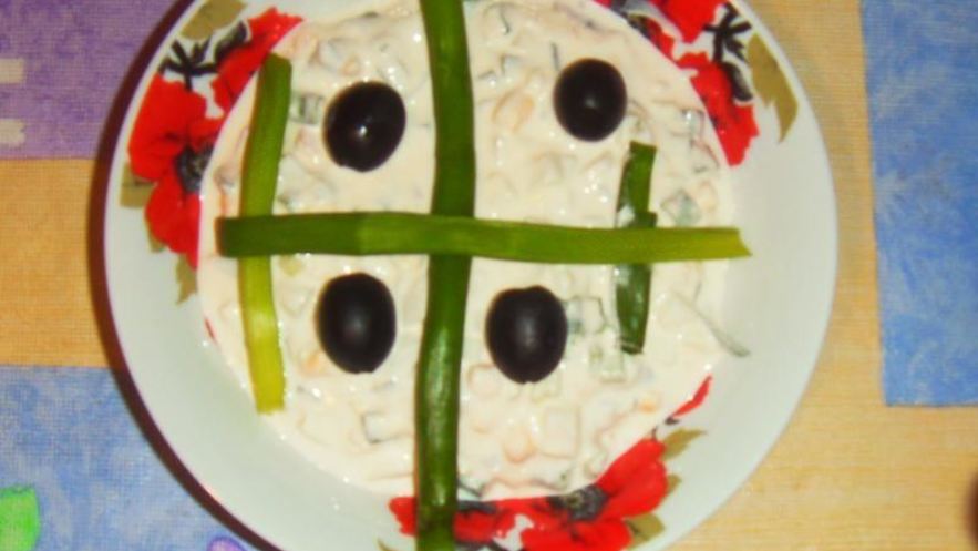 Рецепт салата на оливковом масле с яйцом и зеленым луком