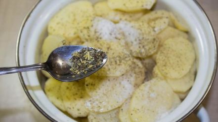 Рецепт картошки под шубой в духовке