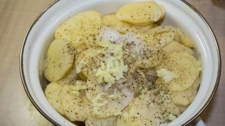 Рецепт картошки под шубой в духовке