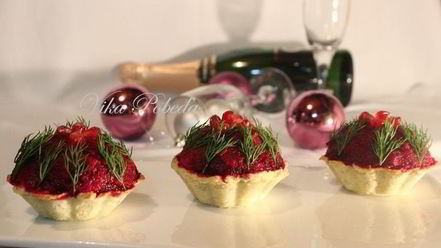 Рецепт селедки под шубой в картофельных корзинках