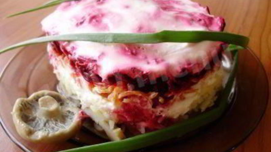 Рецепт соленых груздей под шубой с соевым майонезом