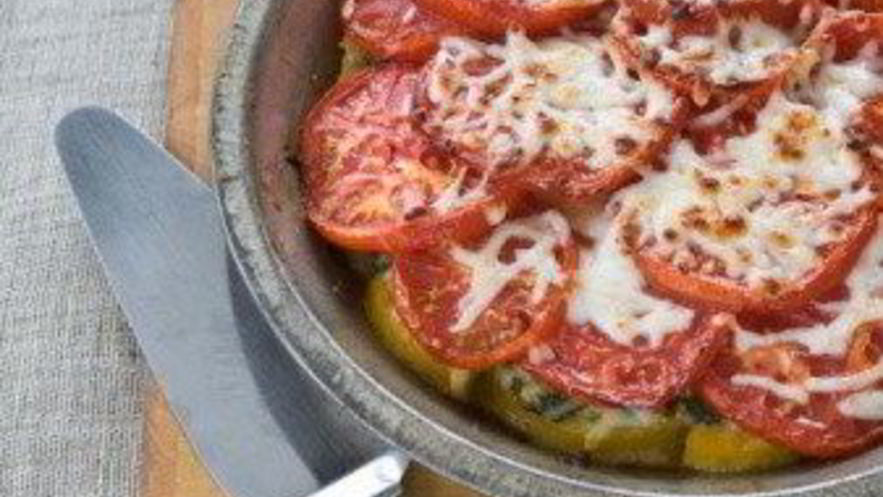 Рецепт свинины запеченной под шубой из перцев и помидор