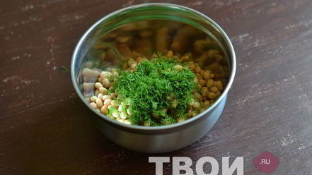 Рецепт салата с фасолью и грибами