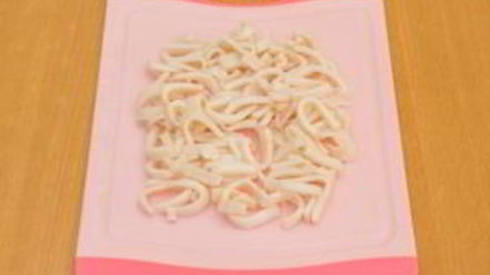 Рецепт салата с кальмарами, креветками и пекинской капустой