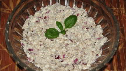 Рецепт Салата с копченой скумбрией