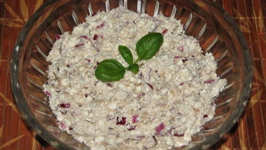 Рецепт салата с копченой скумбрией