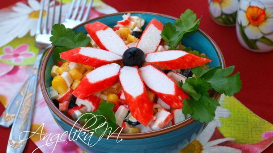 Рецепт салата с крабовыми палочками, апельсином и кукурузой