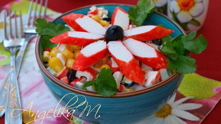 Рецепт салата с крабовыми палочками, апельсином и кукурузой