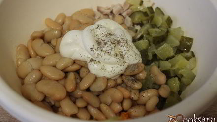 Рецепт салата с курицей и фасолью сытный