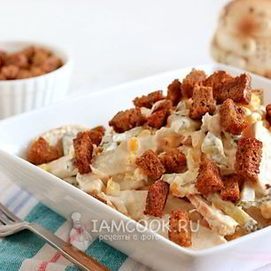 Рецепт Салата с курицей и сухариками