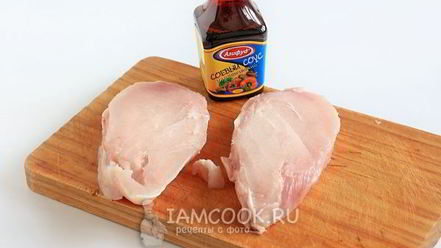 Рецепт салата с курицей и сухариками