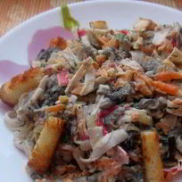 Рецепт Салата с жареными крабовыми палочками и грибами