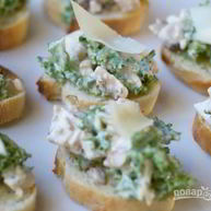 Рецепт Брускетты с салатом Цезарь