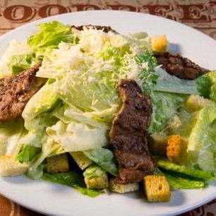 Рецепт Салата Цезарь по-американски с маслинами и огурцами