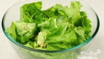 Рецепт салата цезарь с кальмарами