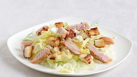 Рецепт салата цезарь с копченой курицей