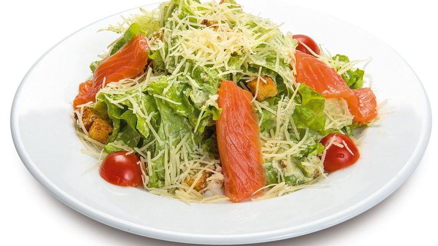 Рецепт салата цезарь с красной рыбой