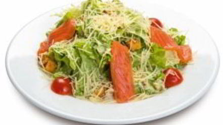 Рецепт салата цезарь с красной рыбой