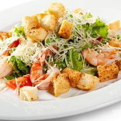Рецепт Салата Цезарь с креветками классический простой