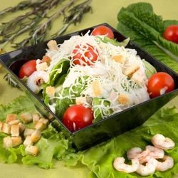 Рецепт Салата цезарь с креветками классический