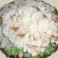 Салат Цезарь с курицей и домашними сухариками