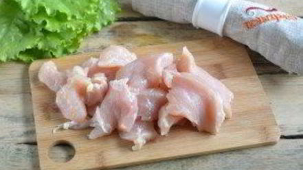 Рецепт салата цезарь с курицей и сухариками