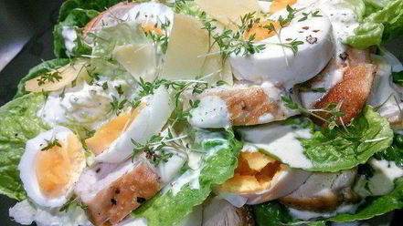 Рецепт салата цезарь с курицей