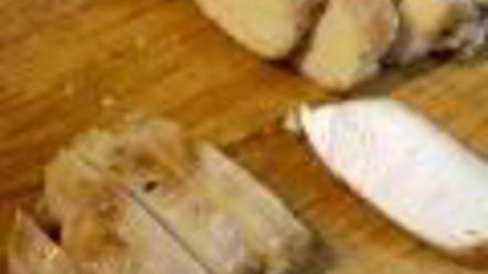 Рецепт салата цезарь с маринованной курицей