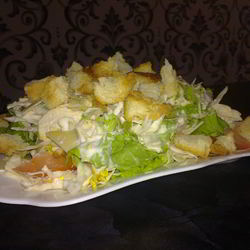 Рецепт Салата Цезарь с пармезаном и помидорами