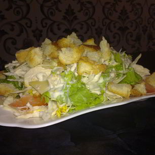 Рецепт Салата Цезарь с пармезаном и помидорами