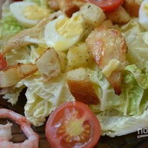 Рецепт Салата Цезарь с жареной курицей и креветками
