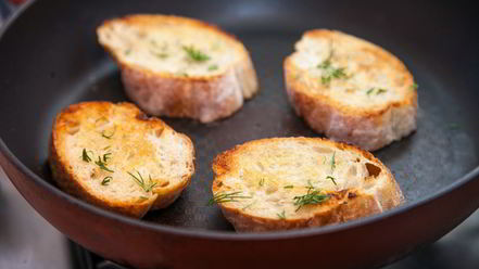 Рецепт шашлыка из куриной грудки под соусом цезарь