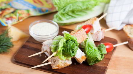 Рецепт шашлыка из куриной грудки под соусом цезарь