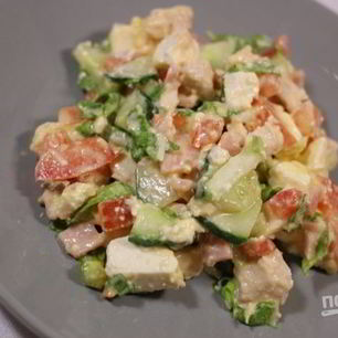 Рецепт Цезаря с курицей и сухариками