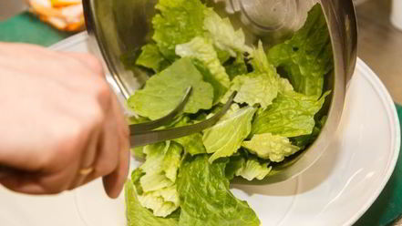 Рецепт утреннего цезаря с яйцом