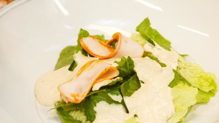 Рецепт утреннего цезаря с яйцом