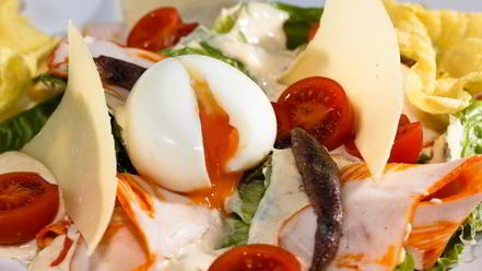 Рецепт утреннего цезаря с яйцом