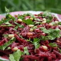 Свекольно ореховый салат