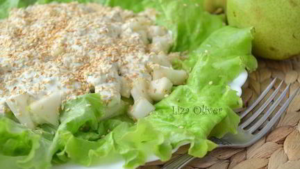 Рецепт Свежего летнего салата с фетой и огурцом