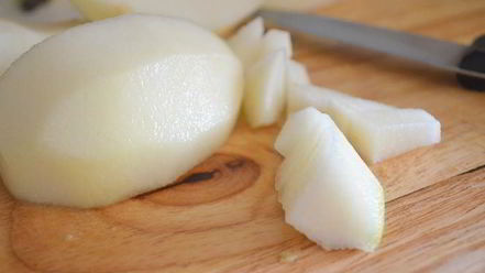 Рецепт свежего летнего салата с фетой и огурцом