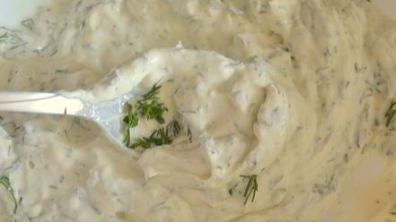 Рецепт свежего летнего салата с фетой и огурцом