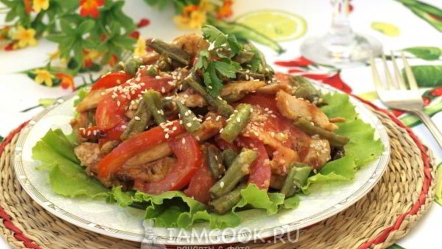 Рецепт теплого салата с курицей